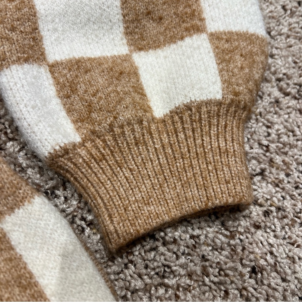 Listicle Tan and Cream Checkered Cardigan - Picture 5 of 8